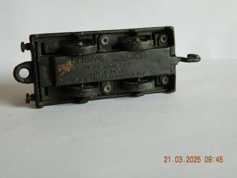 MATCHBOX  SUPERFAST  -  43 AND 44    -   O-4-O STEAM LOCO AND PASSENGER COACH