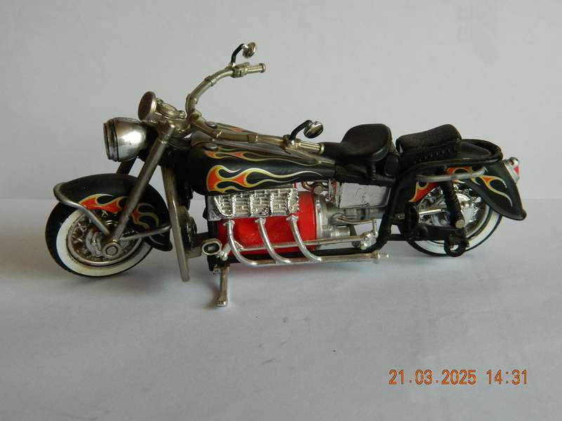 UNKNOWN MAKE  -  MONSTER SIX CYLINDER MOTORCYCLE