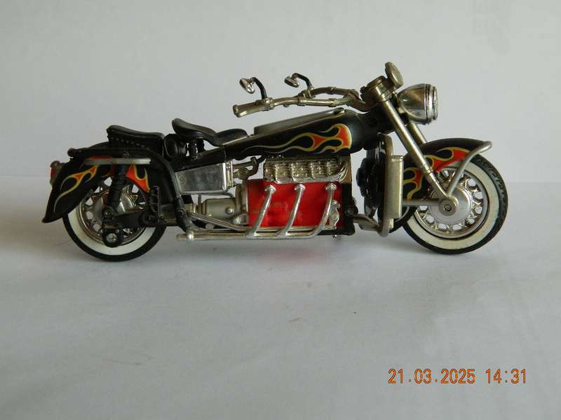 UNKNOWN MAKE  -  MONSTER SIX CYLINDER MOTORCYCLE