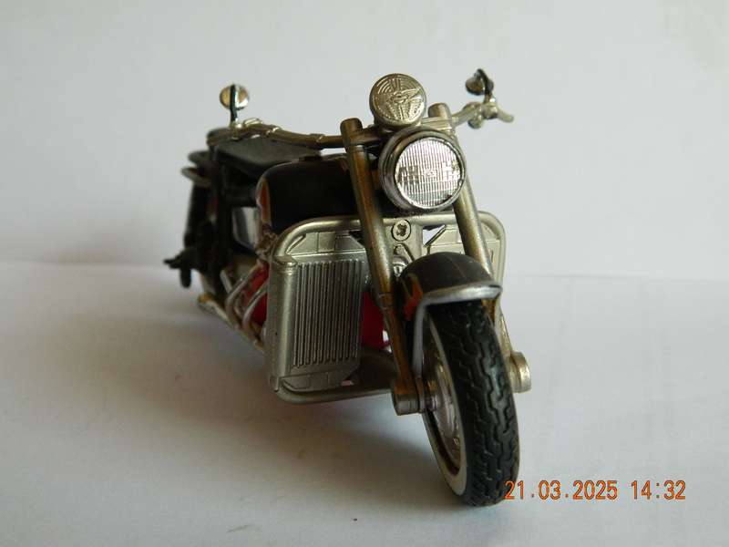 UNKNOWN MAKE  -  MONSTER SIX CYLINDER MOTORCYCLE