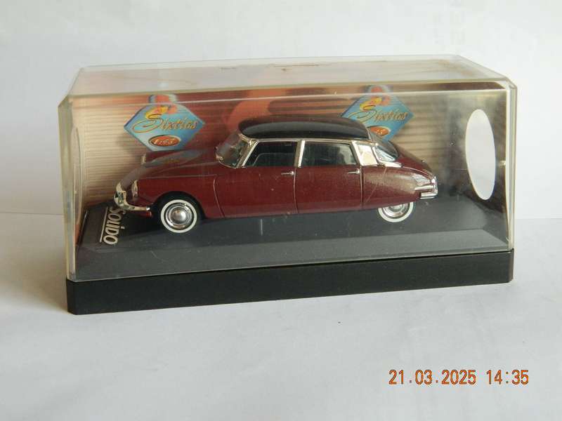 SOLIDO   -   4562  -     CITROEN  DS  -  1956
