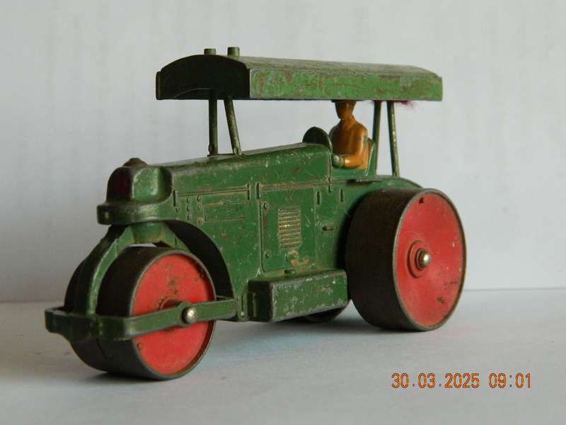 DINKY TOYS  -  251  -  AVELING BARFORD ROAD ROLLER