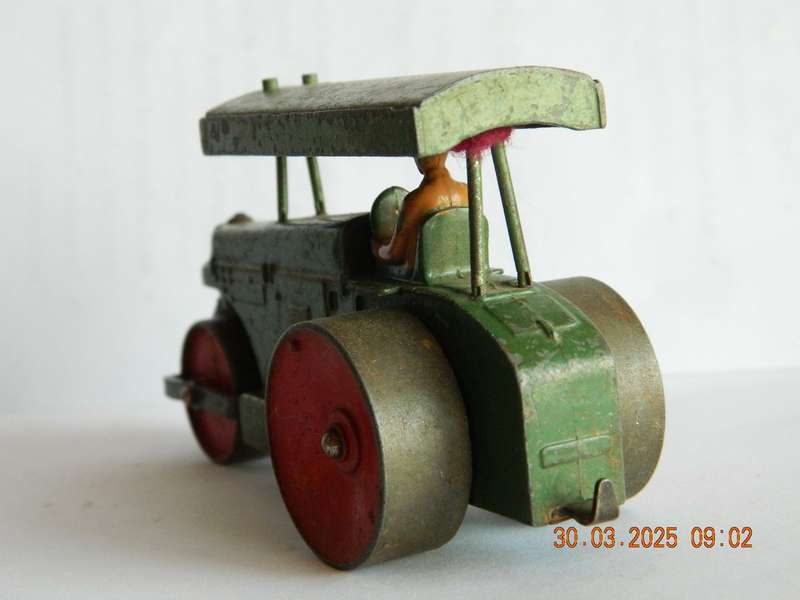 DINKY TOYS  -  251  -  AVELING BARFORD ROAD ROLLER