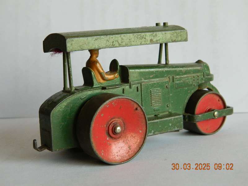 DINKY TOYS  -  251  -  AVELING BARFORD ROAD ROLLER