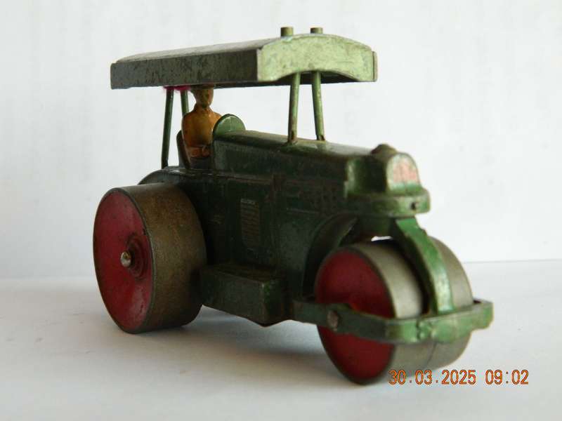 DINKY TOYS  -  251  -  AVELING BARFORD ROAD ROLLER
