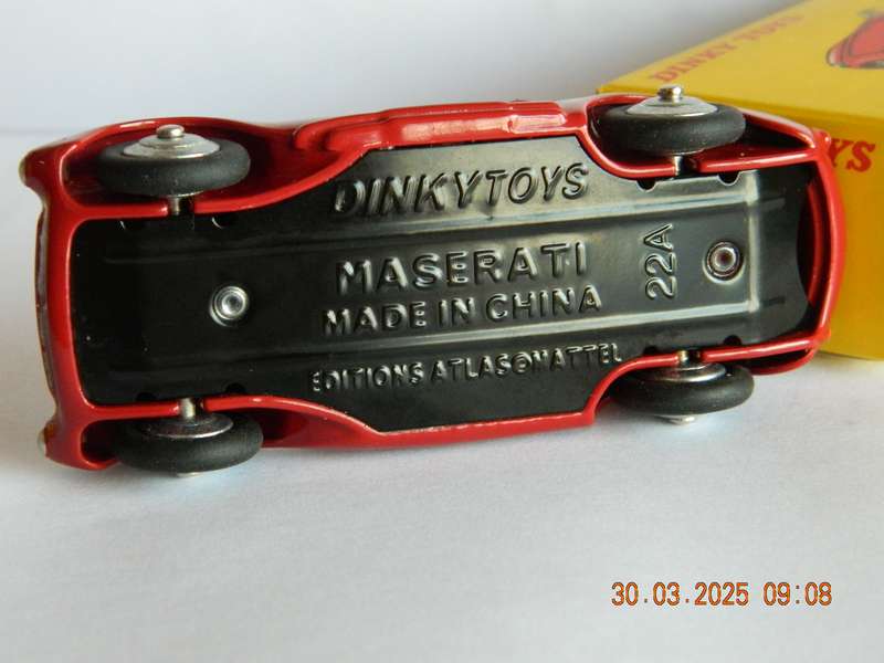 DEAGOSTINI - DINKY TOYS  -  22A  -   MASERATI SPORT  2000