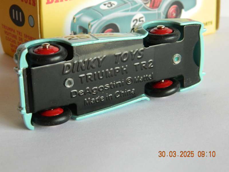 DEAGOSTINI - DINKY TOYS  -  111  -   TRIUMPH TR2 SPORTS