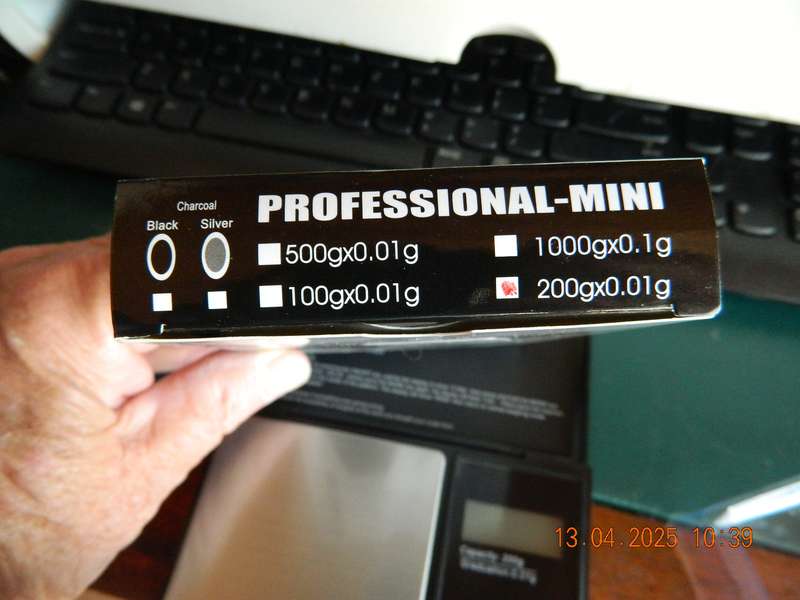 POCKET  SIZE JEWELRY DIGITAL SCALE  -  200GRAM