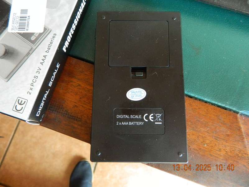 POCKET  SIZE JEWELRY DIGITAL SCALE  -  200GRAM