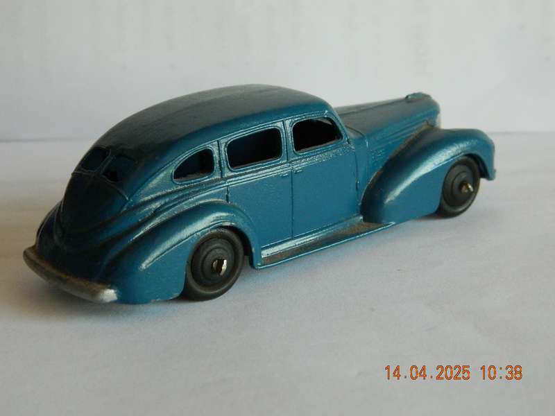 DINKY TOYS  -  39e  -  CHRYSLER ROYAL SEDAN