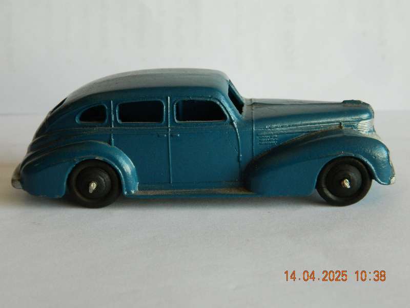 DINKY TOYS  -  39e  -  CHRYSLER ROYAL SEDAN