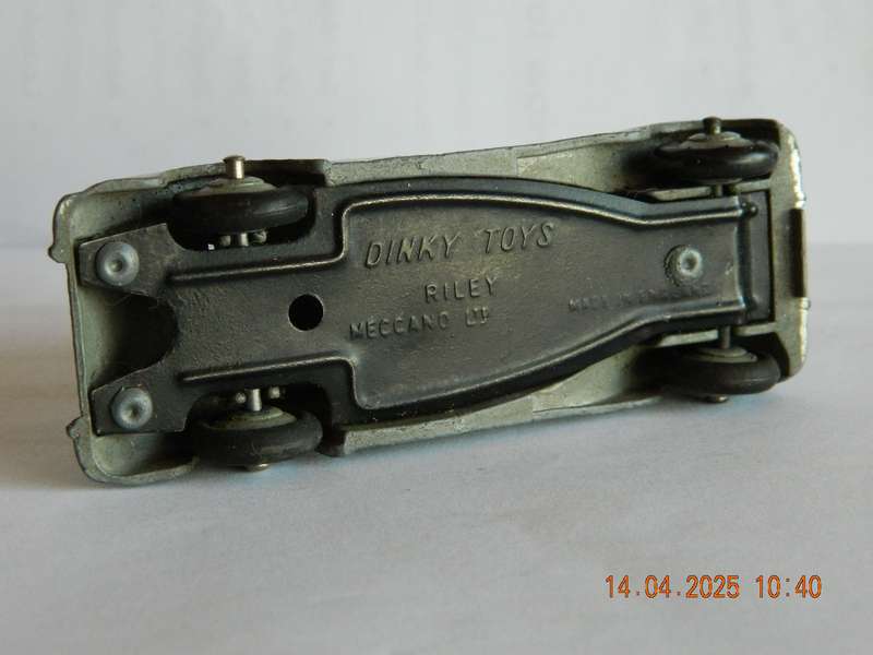 DINKY TOYS  -  40a  -  RILEY
