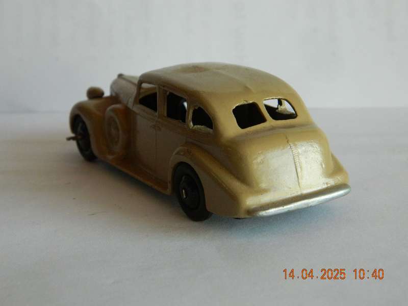 DINKY TOYS  -  39d  -   BUICK VICEROY SALOON