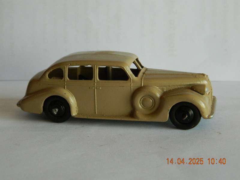 DINKY TOYS  -  39d  -   BUICK VICEROY SALOON