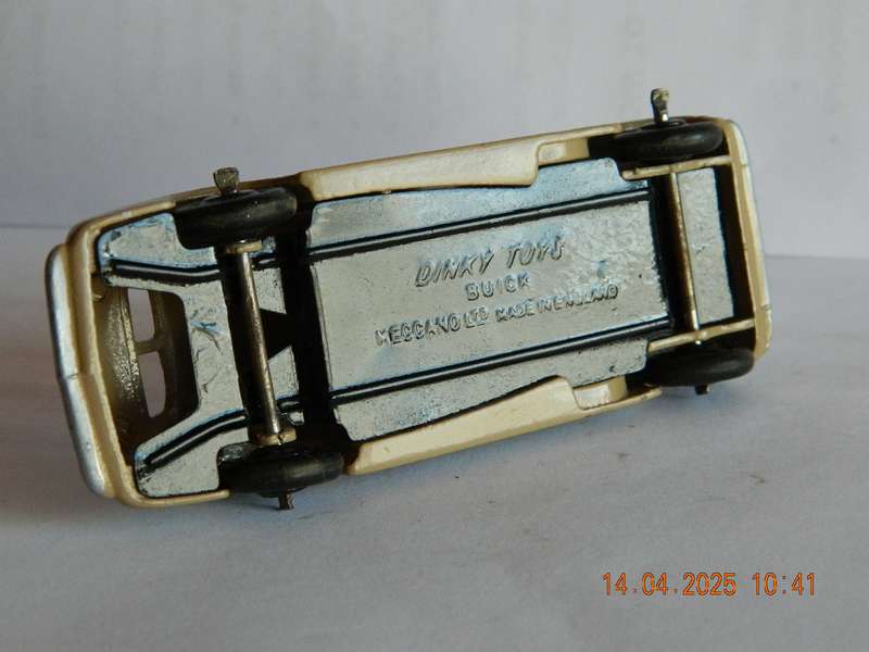 DINKY TOYS  -  39d  -   BUICK VICEROY SALOON
