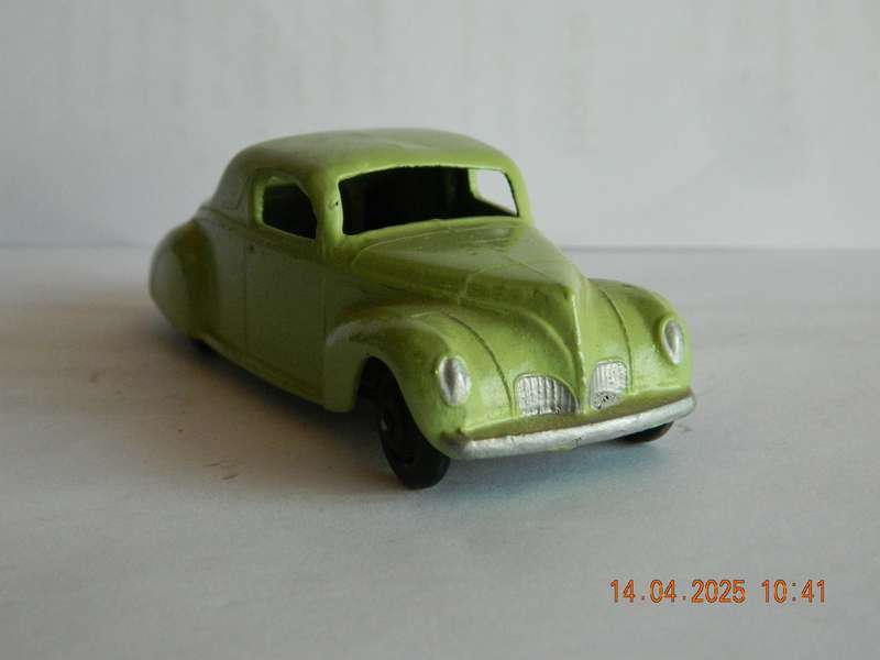 DINKY TOYS  -  39c  -   LINCOLN ZEPHYR