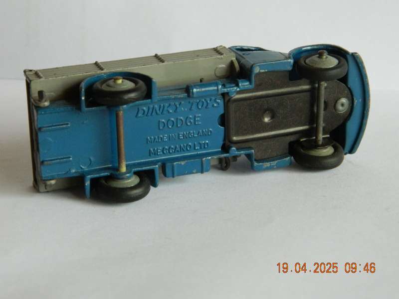 DINKY TOYS  -  414  -  DODGE  REAR TIPPING WAGON