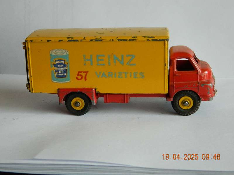 DINKY  SUPERTOYS  -  922/3  -  BIG BEDFORD LORRY  -  "HEINZ"