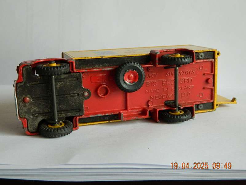 DINKY  SUPERTOYS  -  922/3  -  BIG BEDFORD LORRY  -  "HEINZ"