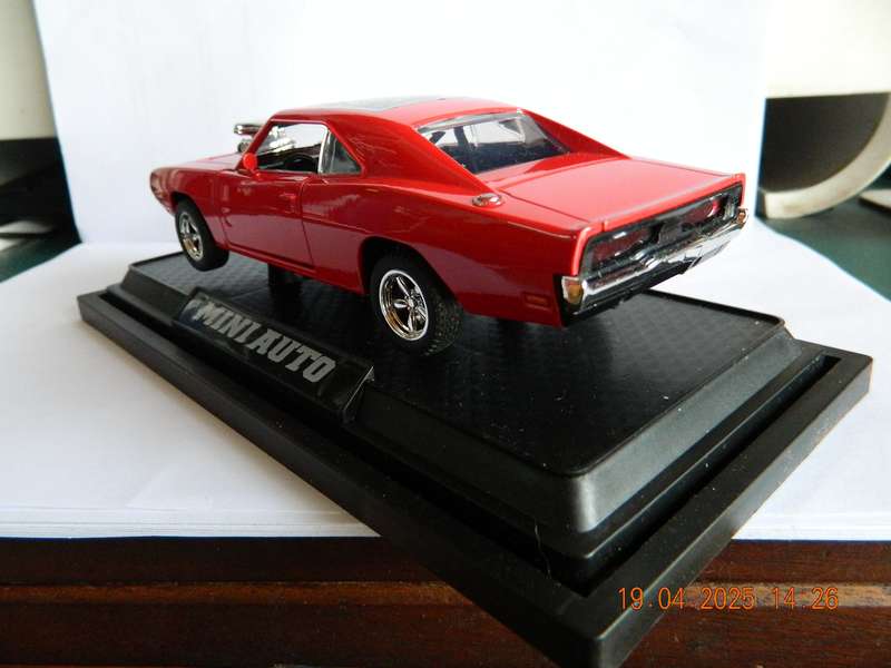 MINI AUTO  -  NO NAME  -  1/32 SCALE  -  (COULD BE MUSTANG OR DODGE)