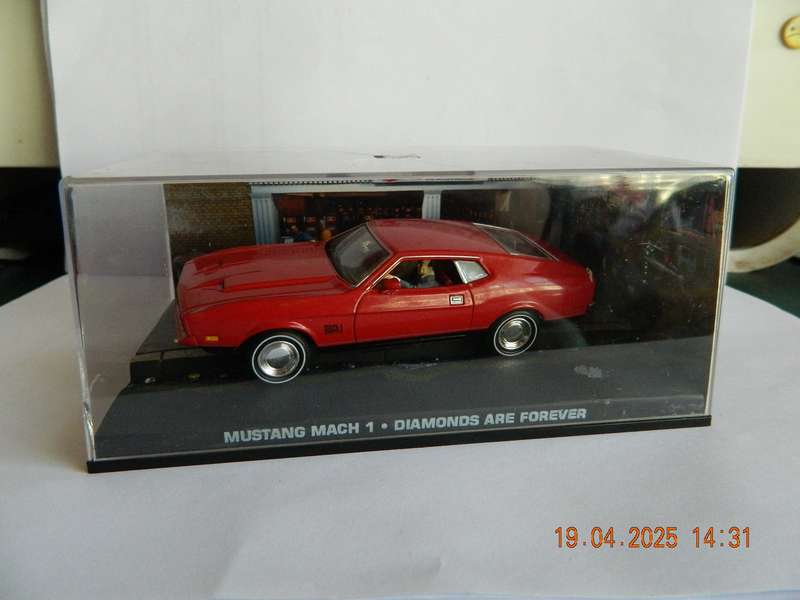 UNIVERSAL HOBBIES -  JAMES BOND 007 -  MUSTANG MACH 1 - DIAMONDS ARE FOREVER