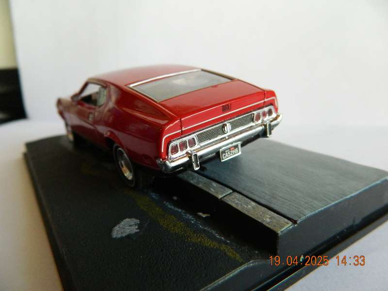 UNIVERSAL HOBBIES -  JAMES BOND 007 -  MUSTANG MACH 1 - DIAMONDS ARE FOREVER