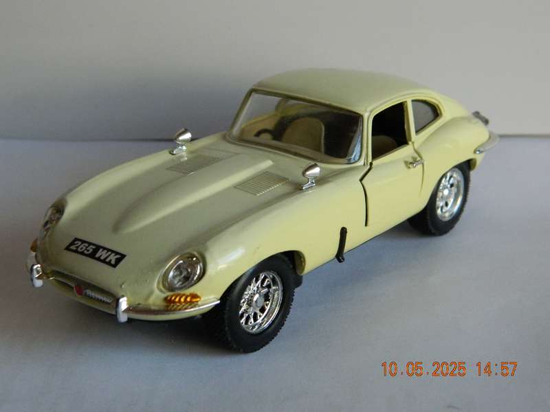 SAICO  - DP 5409 -  'E'  TYPE JAGUAR  -  1/32 SCALE