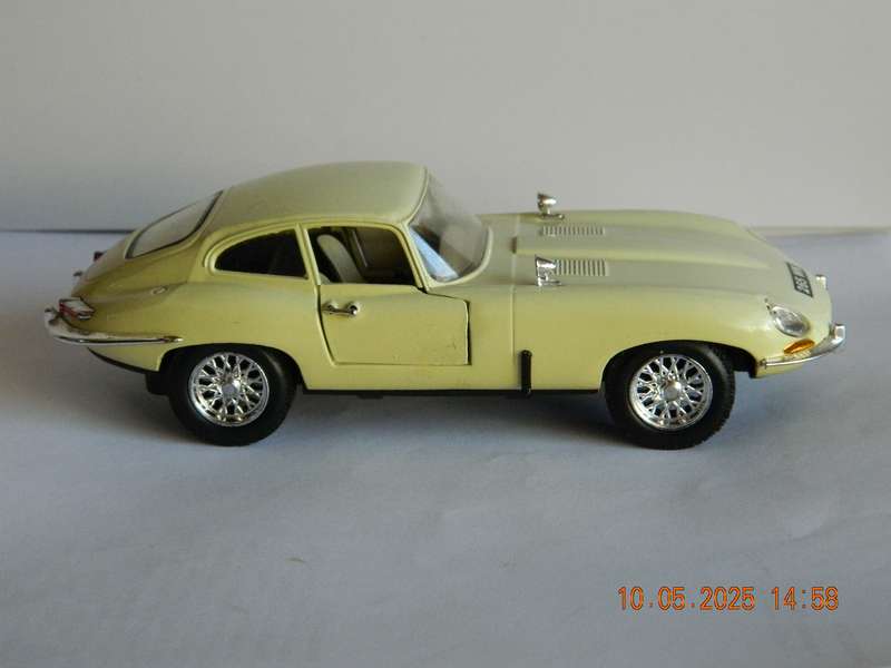 SAICO  - DP 5409 -  'E'  TYPE JAGUAR  -  1/32 SCALE