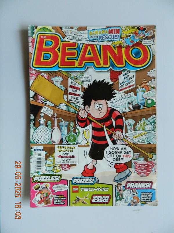 THE BEANO  -  COMIC  -  SOFT COVER