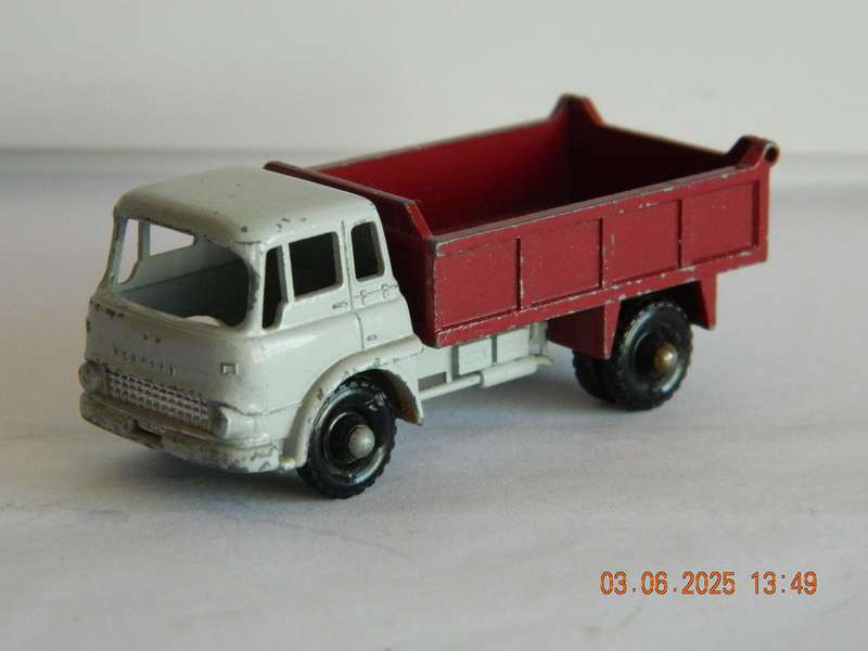 MATCHBOX SERIES  - 3 -    BEDFORD TIPPER TRUCK
