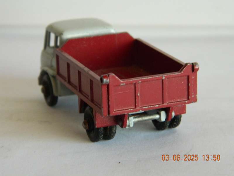 MATCHBOX SERIES  - 3 -    BEDFORD TIPPER TRUCK