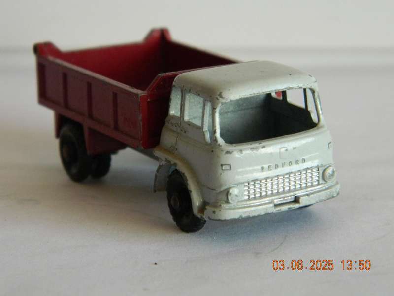 MATCHBOX SERIES  - 3 -    BEDFORD TIPPER TRUCK