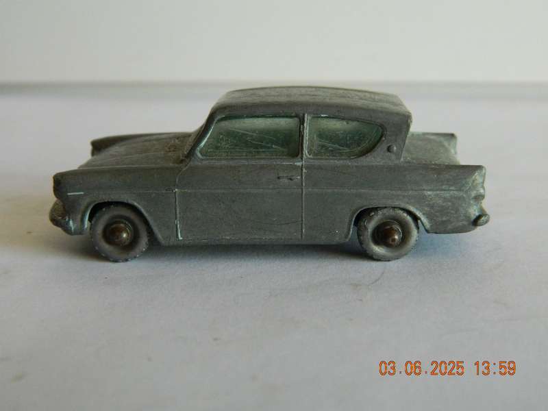 MATCHBOX SERIES  -  7  -    FORD ANGLIA