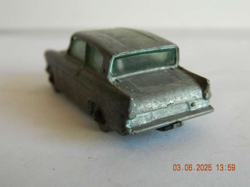 MATCHBOX SERIES  -  7  -    FORD ANGLIA