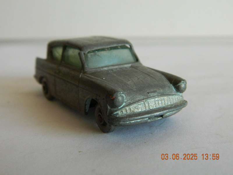 MATCHBOX SERIES  -  7  -    FORD ANGLIA