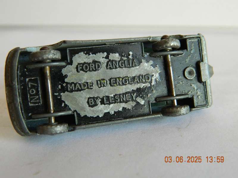 MATCHBOX SERIES  -  7  -    FORD ANGLIA