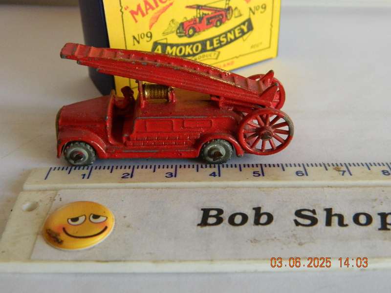 MATCHBOX SERIES  -  9  -  DENNIS FIRE ESCAPE