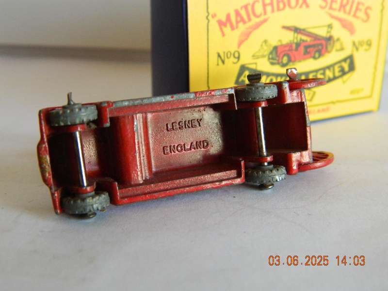 MATCHBOX SERIES  -  9  -  DENNIS FIRE ESCAPE