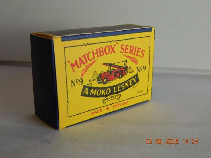MATCHBOX SERIES  -  9  -  DENNIS FIRE ESCAPE