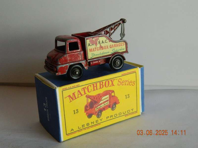 MATCHBOX SERIES  -  13   -  THAMES TRADER WRECK  TRUCK