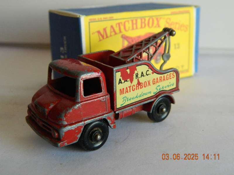 MATCHBOX SERIES  -  13   -  THAMES TRADER WRECK  TRUCK
