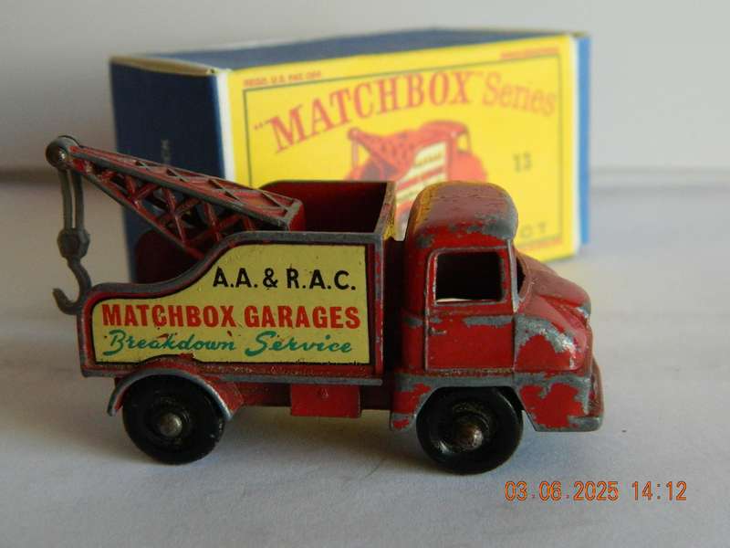 MATCHBOX SERIES  -  13   -  THAMES TRADER WRECK  TRUCK