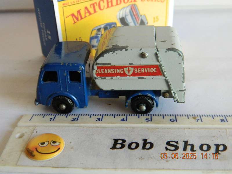 MATCHBOX SERIES  -  15   -  TIPPAX REFUSE COLLECTOR