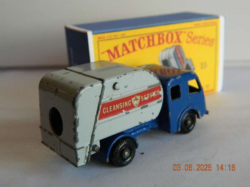 MATCHBOX SERIES  -  15   -  TIPPAX REFUSE COLLECTOR