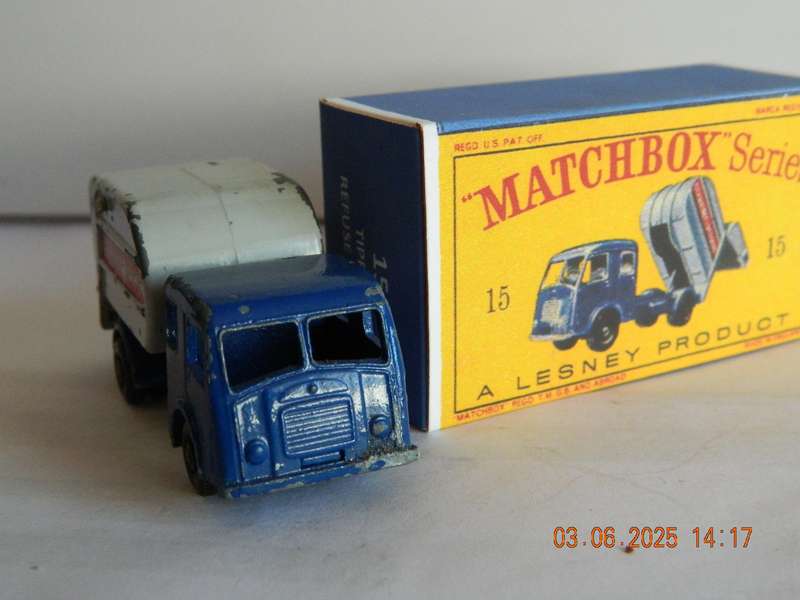 MATCHBOX SERIES  -  15   -  TIPPAX REFUSE COLLECTOR