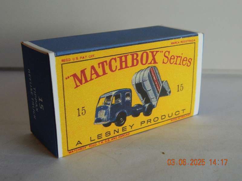 MATCHBOX SERIES  -  15   -  TIPPAX REFUSE COLLECTOR
