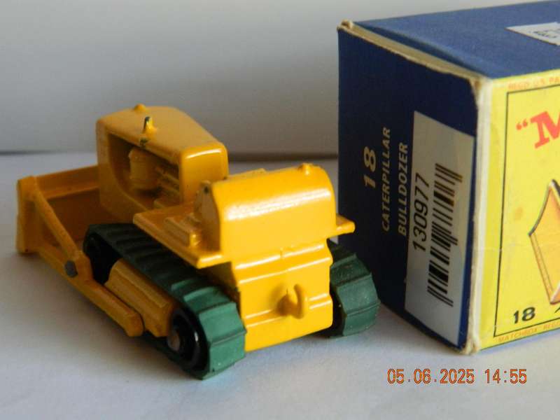 MATCHBOX SERIES  - 18  -  CATERPILLAR BULLDOZER - ORIGINAL BOX
