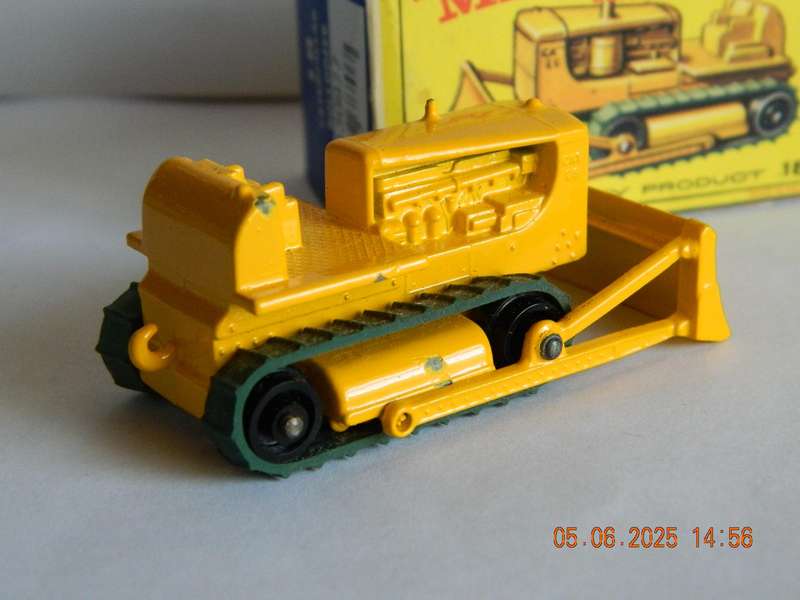 MATCHBOX SERIES  - 18  -  CATERPILLAR BULLDOZER - ORIGINAL BOX