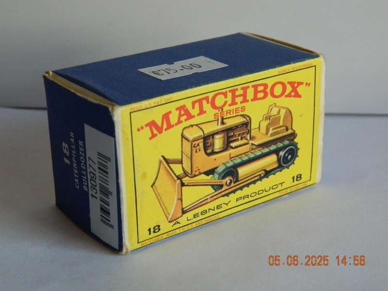 MATCHBOX SERIES  - 18  -  CATERPILLAR BULLDOZER - ORIGINAL BOX
