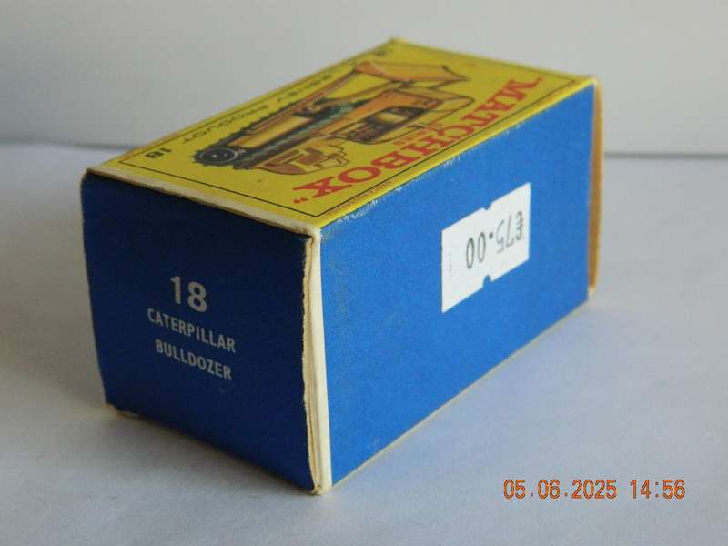 MATCHBOX SERIES  - 18  -  CATERPILLAR BULLDOZER - ORIGINAL BOX